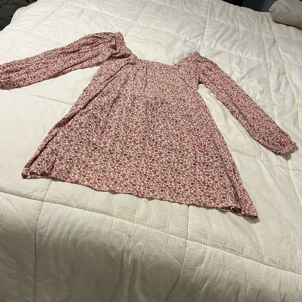 Boutique EN CRÈME dress sized medium only worn once.